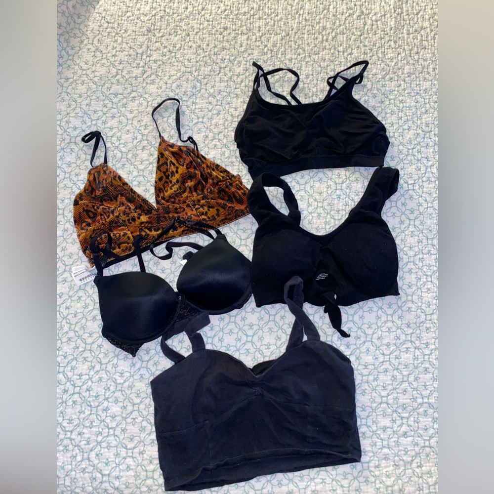 Bra/crop top lot